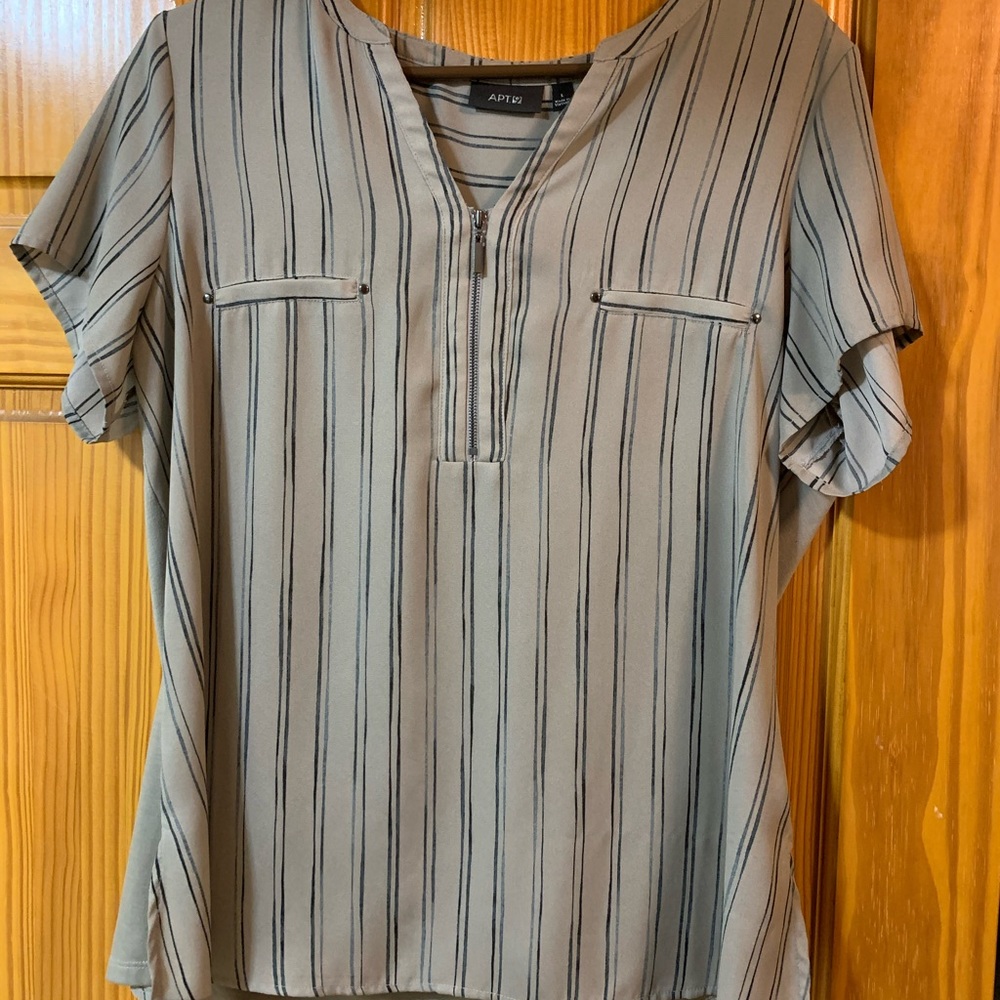 Short sleeve blouse